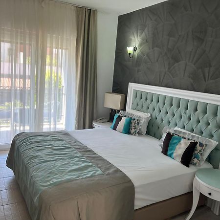 Tiana Beach Resort Тургутрейс Екстериор снимка