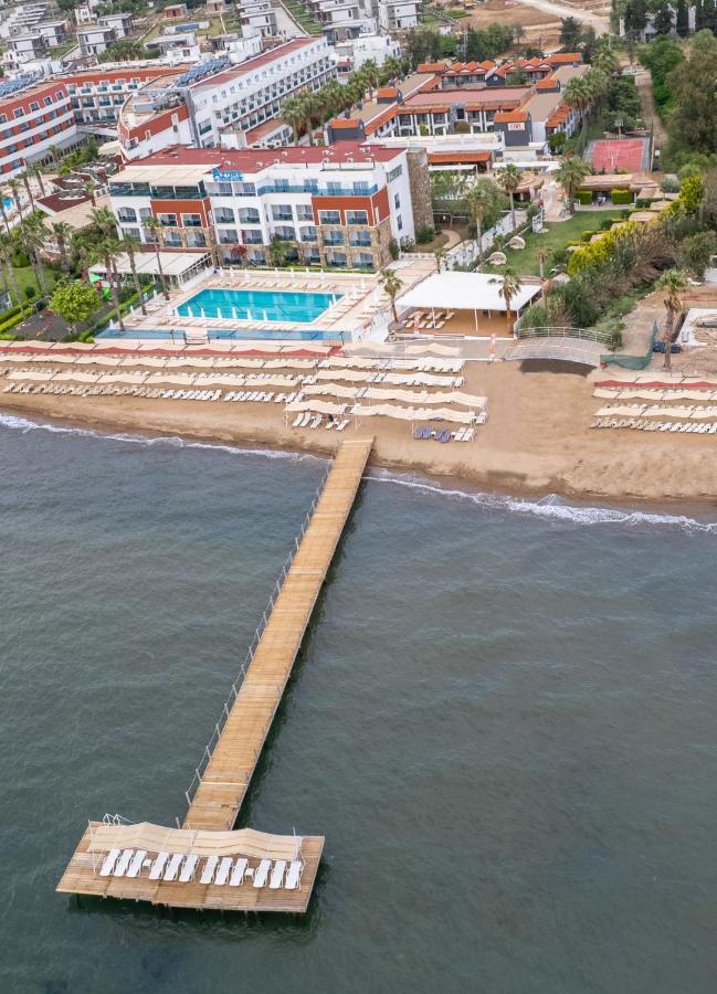 Tiana Beach Resort Тургутрейс Екстериор снимка
