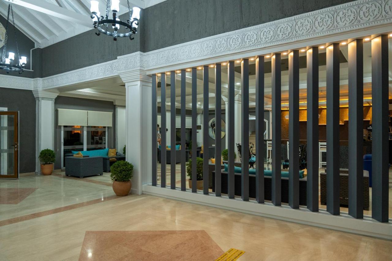 Tiana Beach Resort Тургутрейс Екстериор снимка