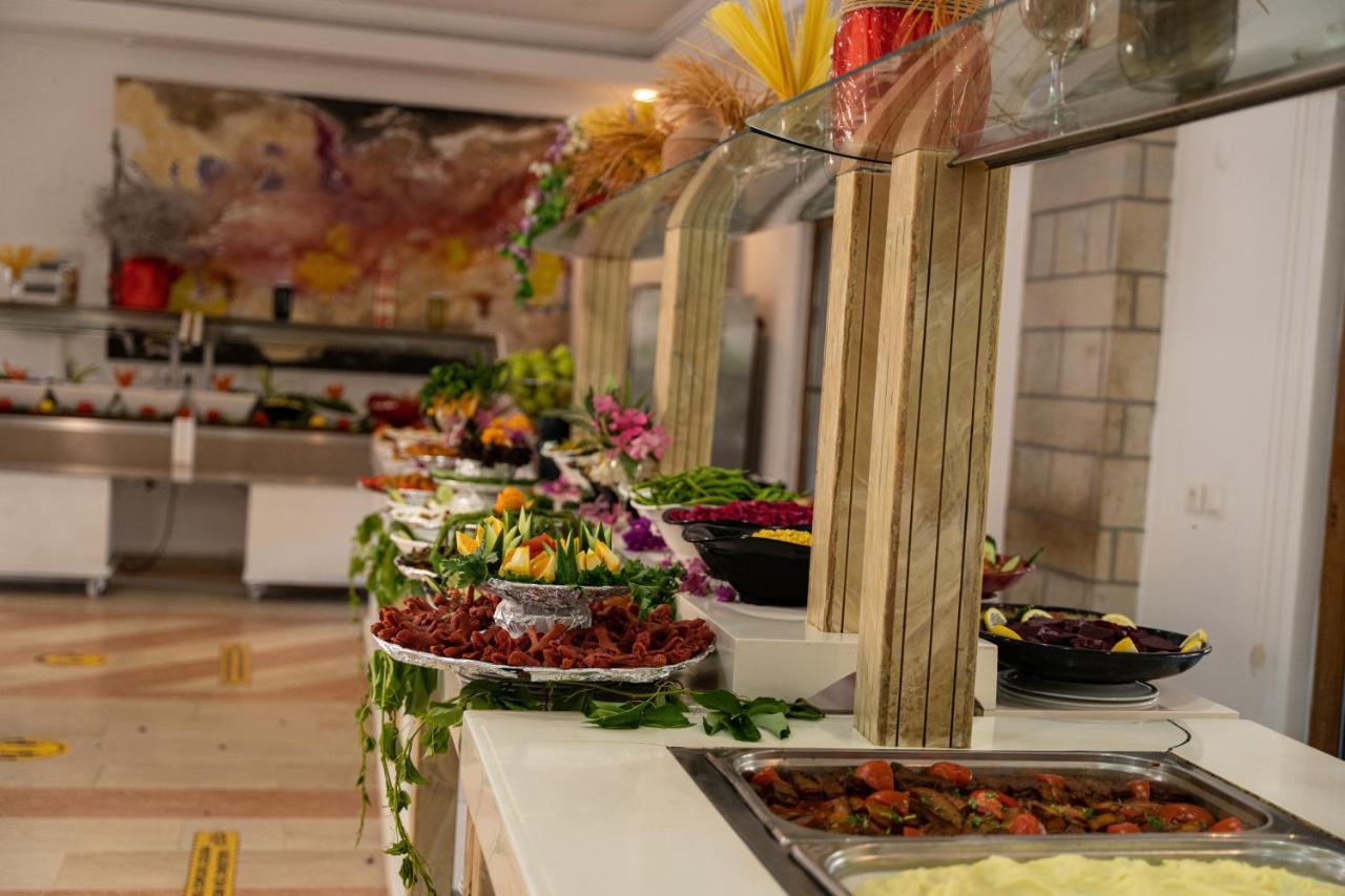 Tiana Beach Resort Тургутрейс Екстериор снимка