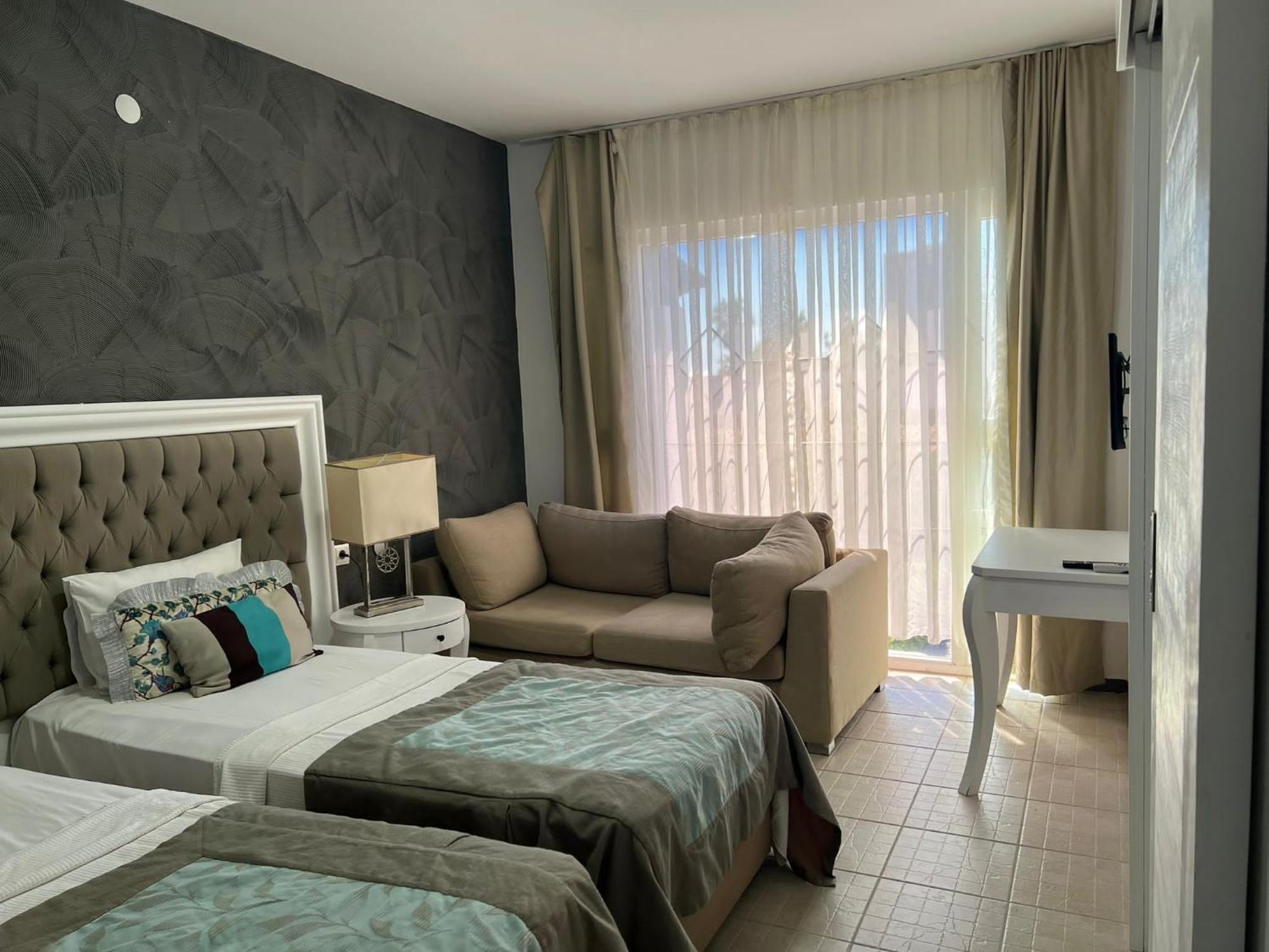 Tiana Beach Resort Тургутрейс Екстериор снимка
